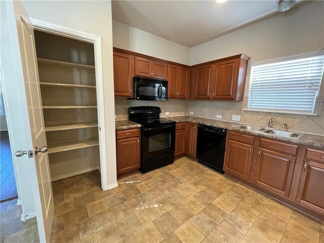 Building Photo - 1809 Enchanted Rock Dr