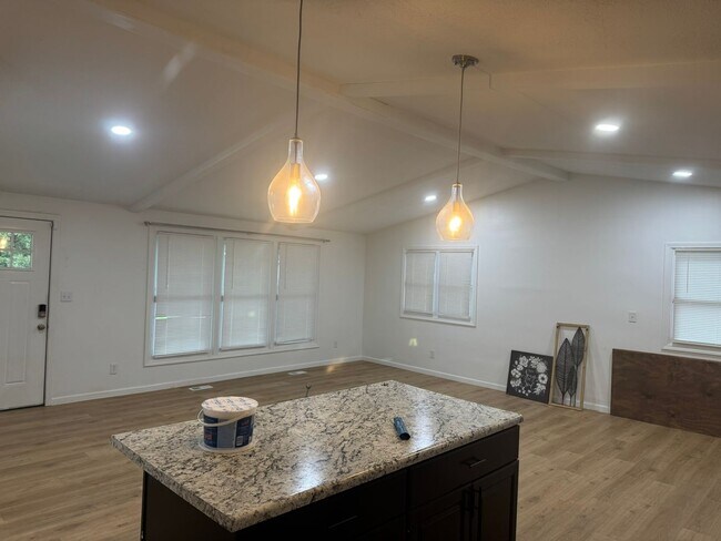 Building Photo - 2504 Andy Dr