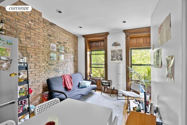 Foto del edificio - 494 MacDonough St