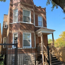 Building Photo - 6006 S Marshfield Ave