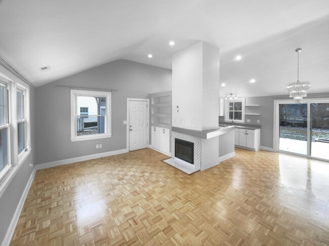 Foto del edificio - 281 E Selby Blvd