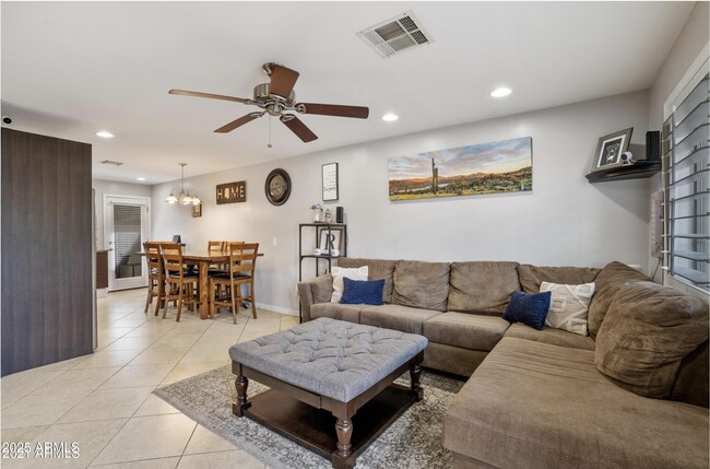 Building Photo - 1850 E Maryland Ave