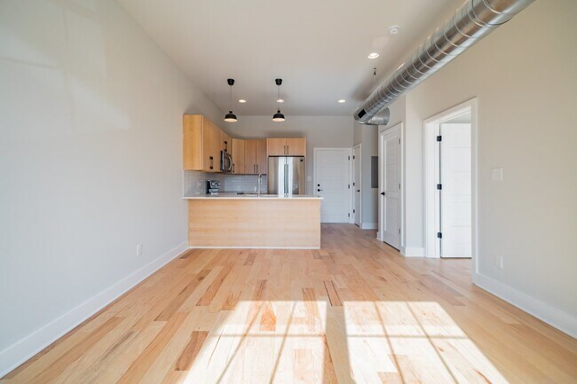 Foto del edificio - 5015 Warrington Ave