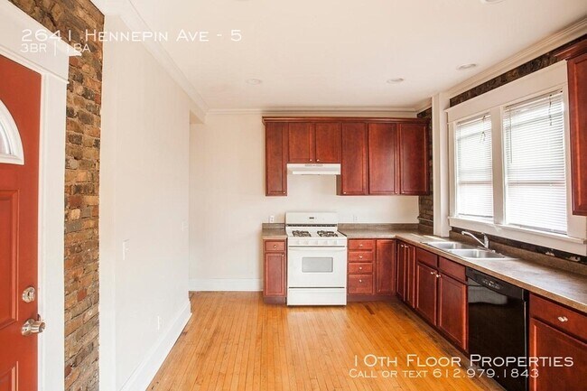 Foto del edificio - 2641 Hennepin Ave - 5 - 3 beds, 1 full bath