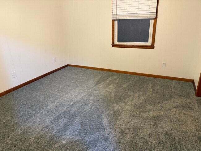 Dormitorios grandes con mucho espacio de guardarropas. - 68 Webb Cove Rd