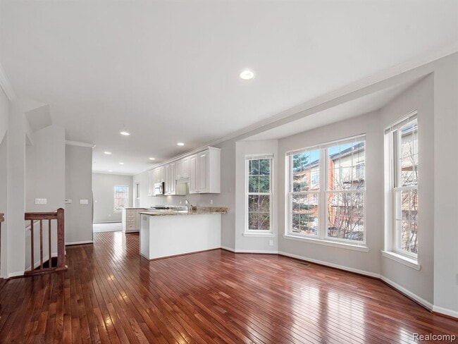 Building Photo - 502 Graten St