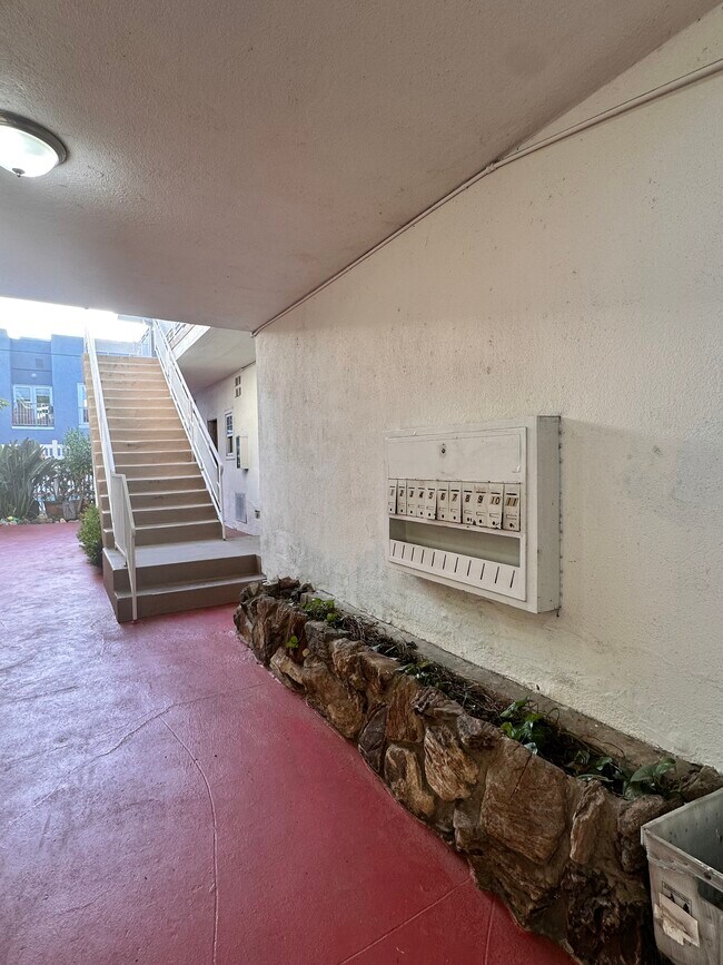 Foto del edificio - 707 N Genesee Ave