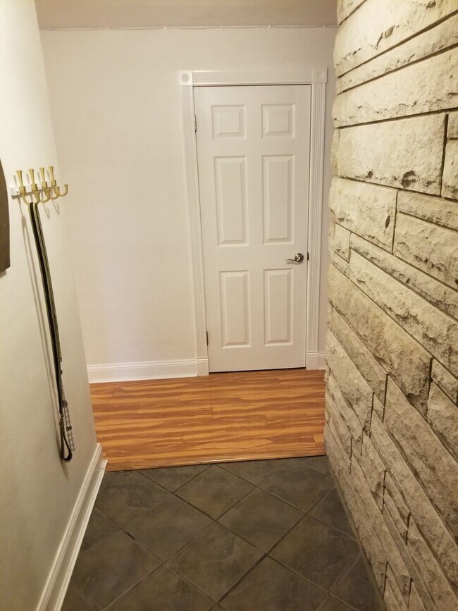 Building Photo - Beautiful Home Located in Historic Urbana