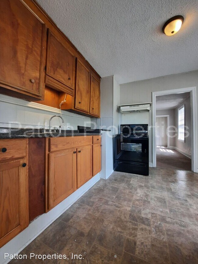 Building Photo - 2 br, 1 bath House - 2826 Truman Street