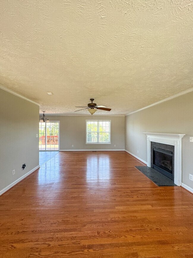 Building Photo - 95 Gloucester Ct