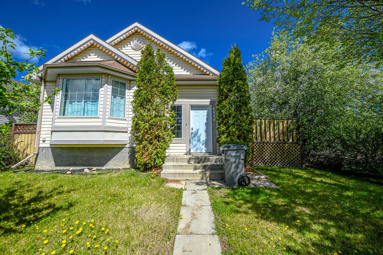 Primary Photo - 9008-9066 66 Ave