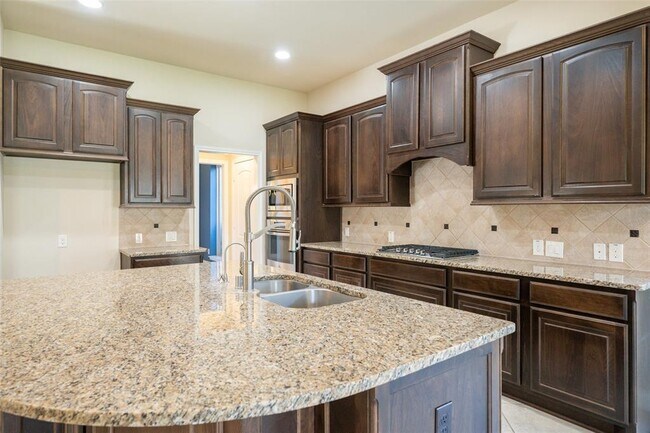 Foto del edificio - 115 Pine Crest Cir