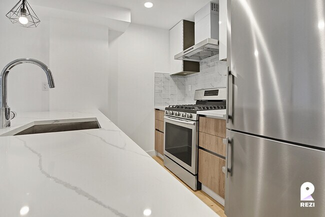 Building Photo - 148-37 88th Ave