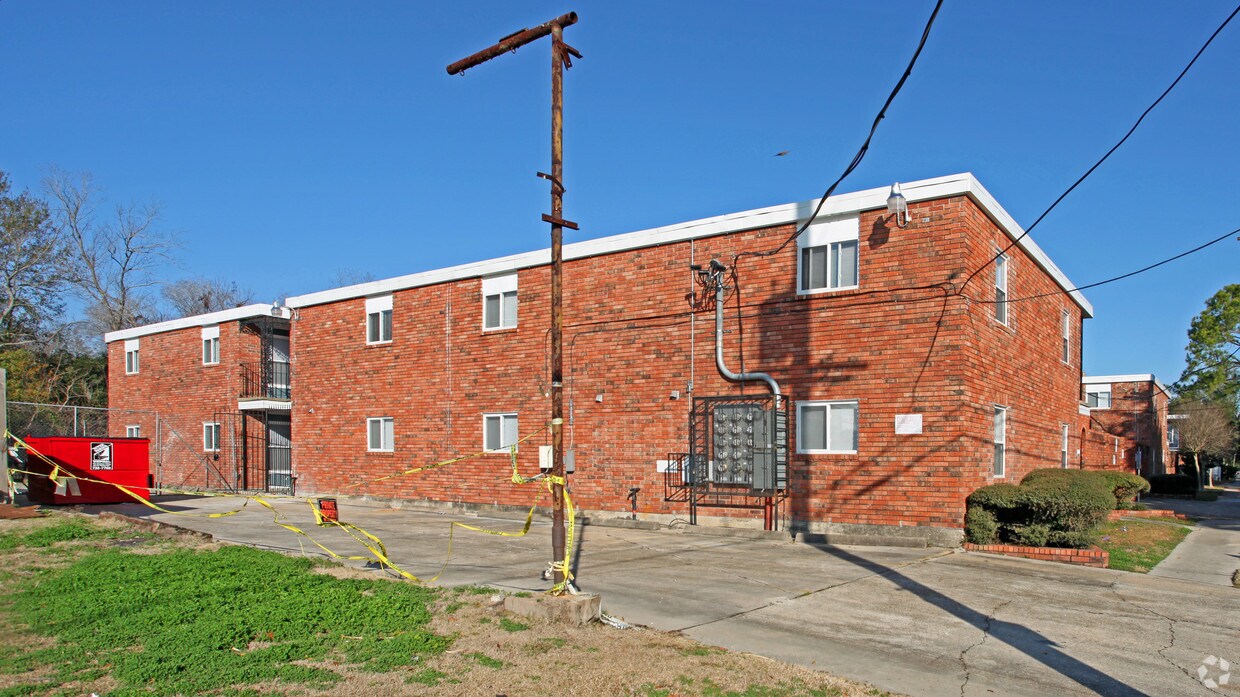 Primary Photo - 4450 Gawain Dr