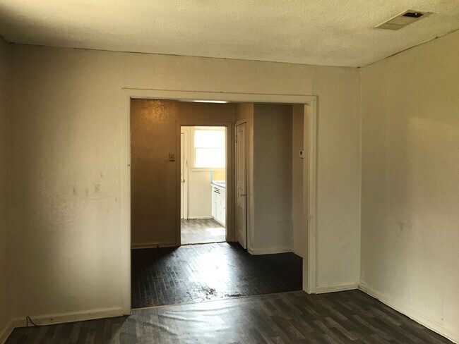 Building Photo - 32 Kent - Alexandria, off Rapides Ave