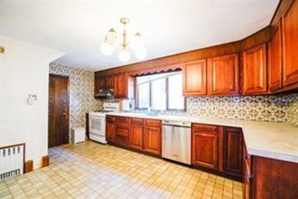 Foto del edificio - 170 Pleasant St