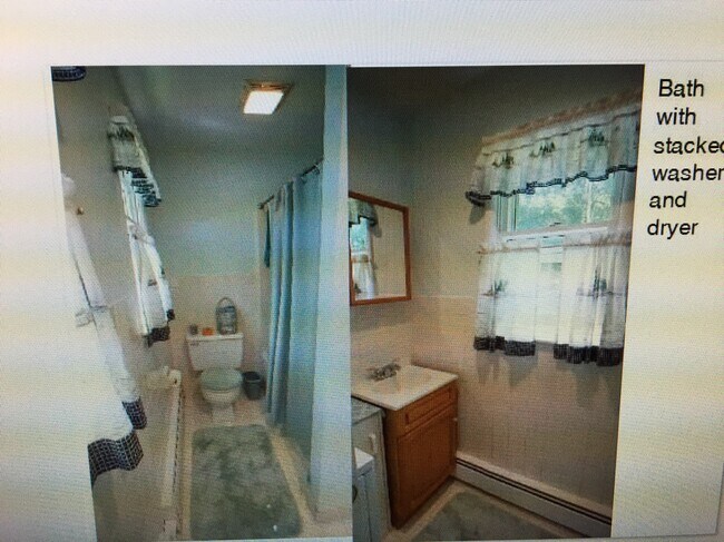 bath w/tub - 300 Southside Dr