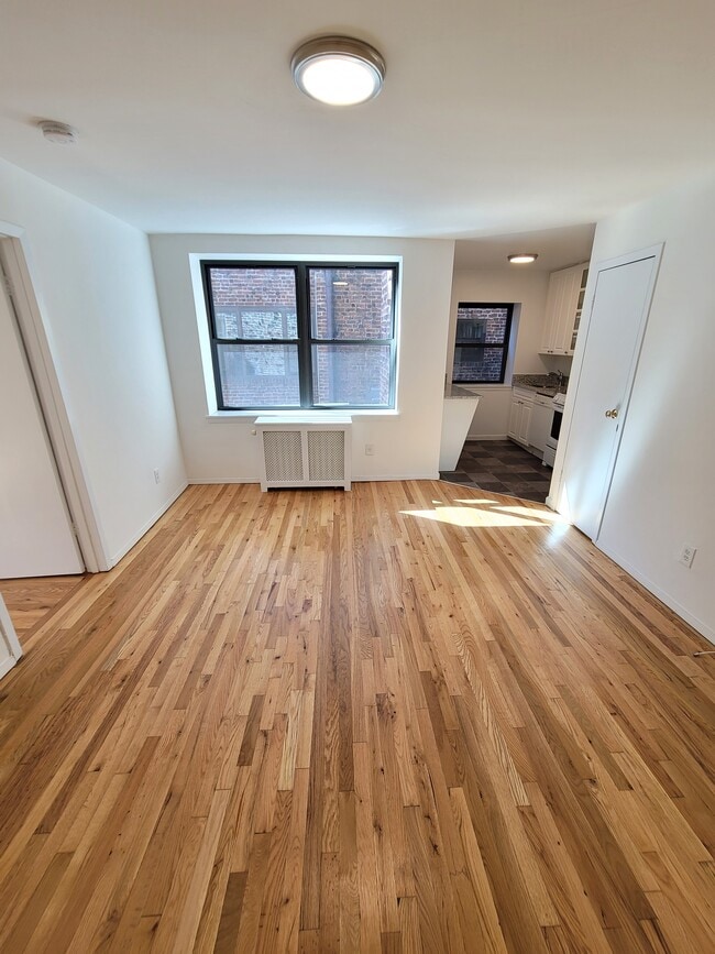 Living Room - 1925 Palmer Ave