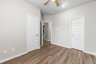 Building Photo - 8161 Tate St