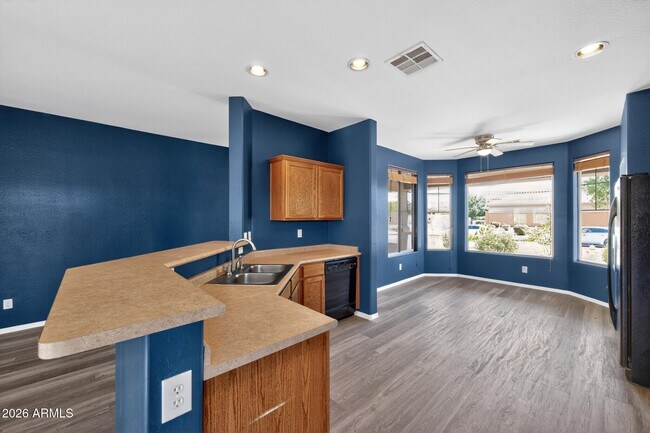 Building Photo - 38248 W Santa Clara Ave