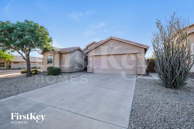 Building Photo - 7015 S 43rd Dr