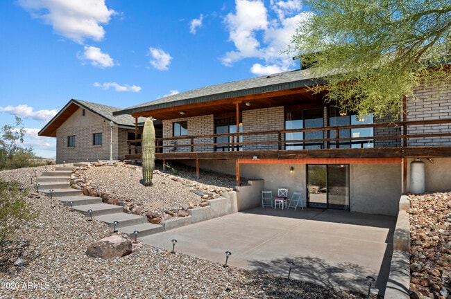 Foto del edificio - 2230 N Vulture Mine Rd