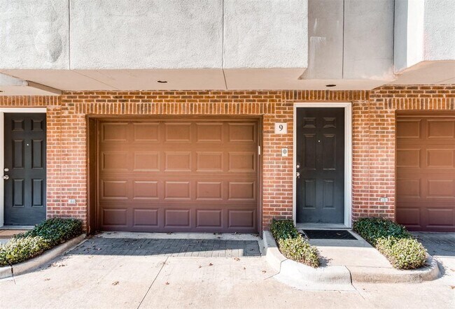 Building Photo - 4223 Buena Vista St