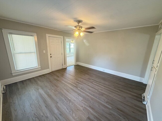 Foto del edificio - Just remolded 3 bedroom 1 bathroom house. Very close to I85 and Downtown Kannapolis