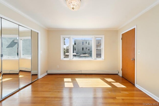 Building Photo - 14 Alder St