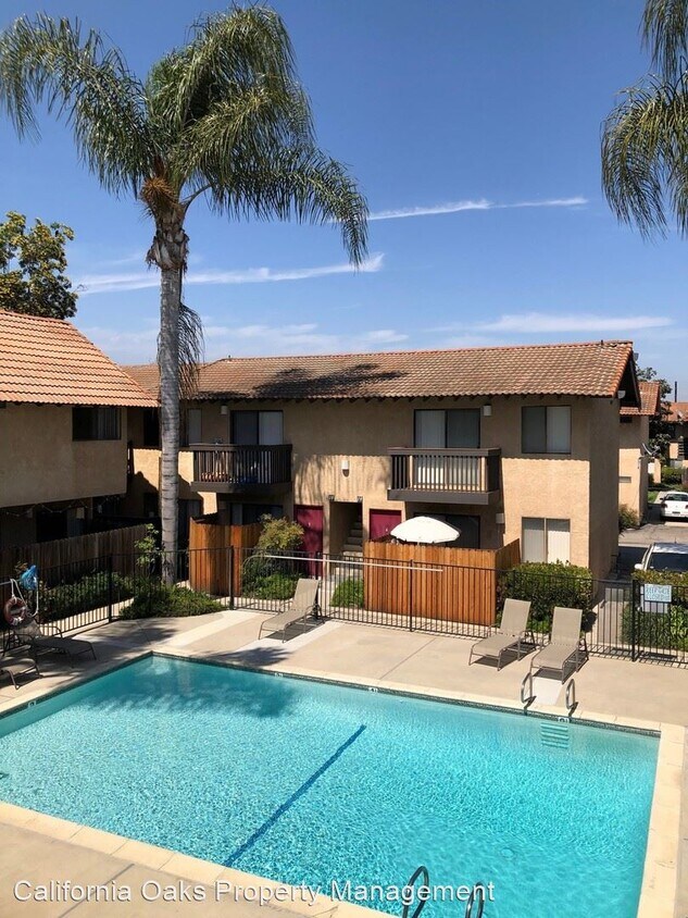 Primary Photo - 10855-10880 Del Norte St