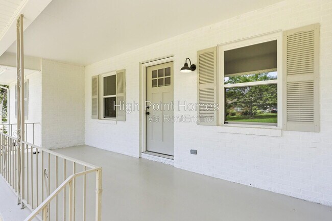 Building Photo - 114 Alpine Dr