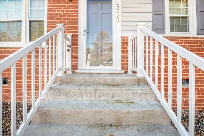 Building Photo - 9023 Farmington Dr