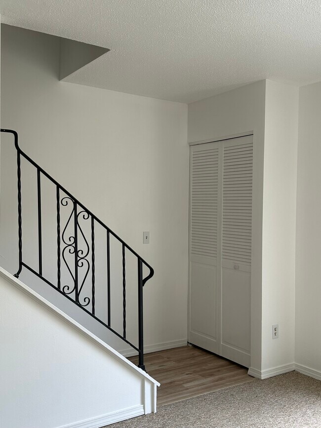 Armario de abrigos - 15 Crest St