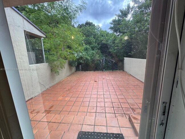 Foto del edificio - 9155 Fontainebleau Blvd