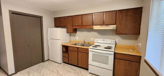 Foto del edificio - 515 Dewey Ave