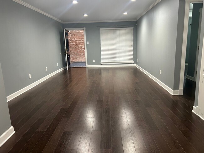 Foto del edificio - 359 N Post Oak Ln