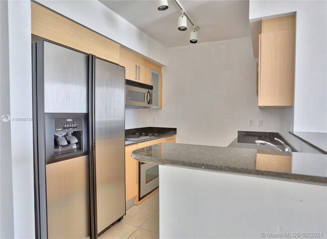 Building Photo - 325 S Biscayne Blvd