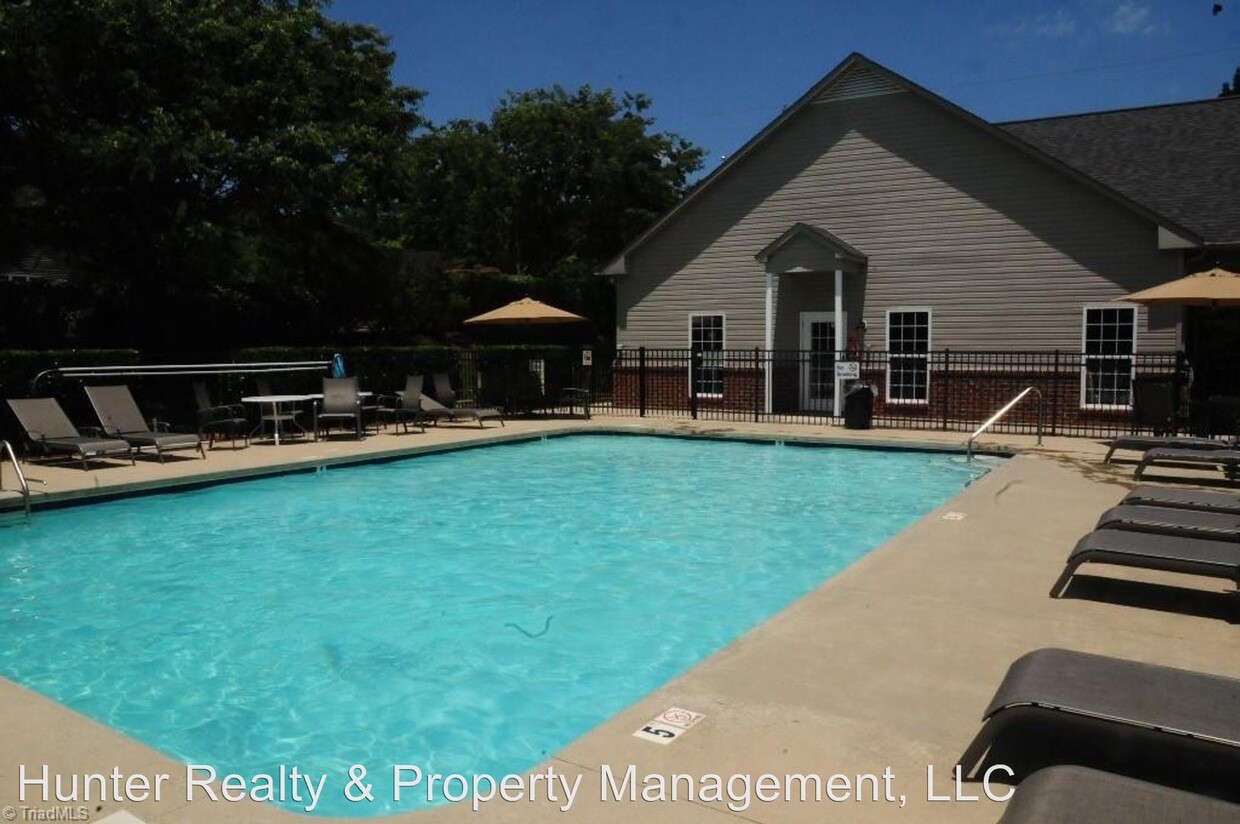 Building Photo - 1645 Westbrook Plaza Dr