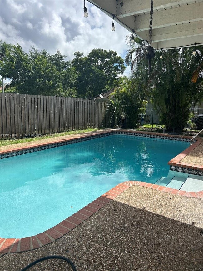 Foto del edificio - 2355 NW 120th Ln