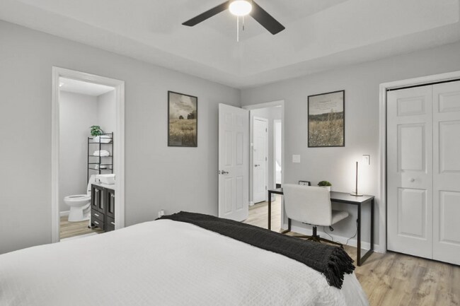 Foto del edificio - 216 River Birch Dr