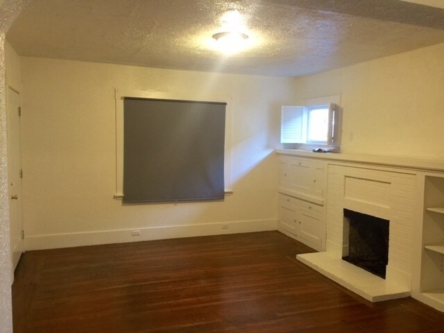 Building Photo - 1621 Napa St