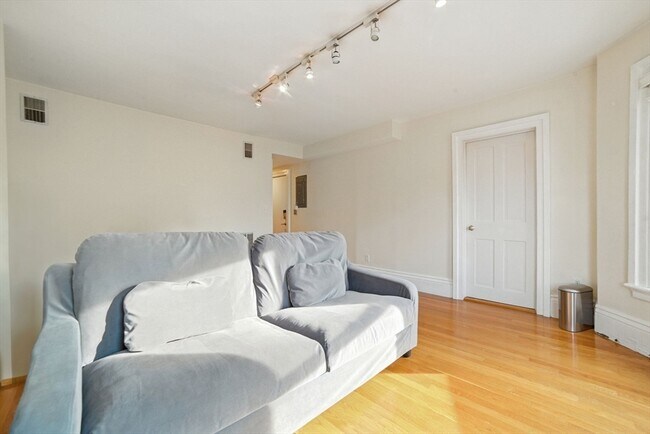 Foto del edificio - 310 Shawmut Ave