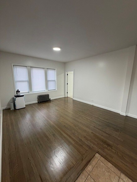 Building Photo - 10600 S Ave E