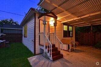 Building Photo - 9734 La Vista Dr
