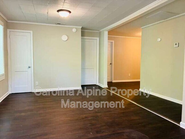 Foto del edificio - 1206 Maple Springs Church Rd