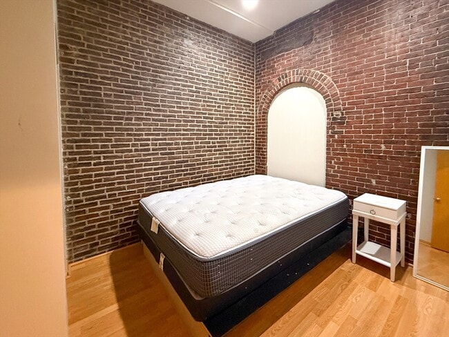 Building Photo - 49-51-51 Temple Pl