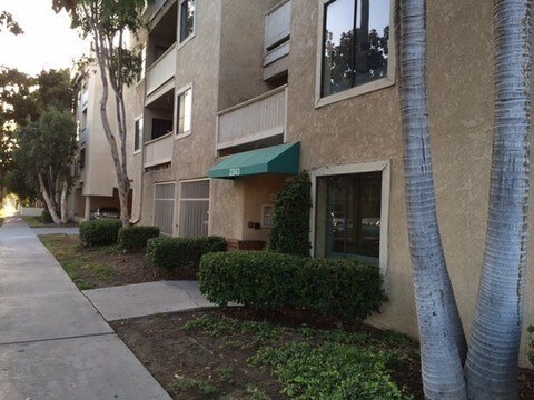Foto del edificio - 2343 E 17th St