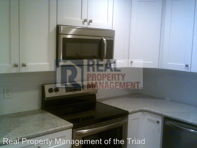 Foto del edificio - 3 br, 2 bath House - 2500 Fernwood Drive