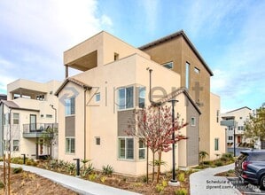 Building Photo - Unit