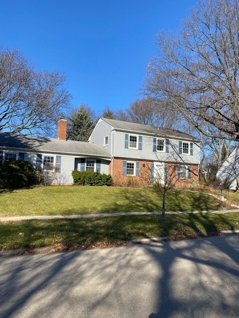 Primary Photo - 405 Blue Grass Ct